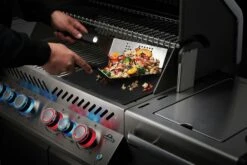 NAPOLEON Pro Griddle/Plancha Toolset, 3-teilig (70081) 5 NAPOLEON Pro Griddle/Plancha Toolset, 3-teilig (70081) -Grill und Flamme 70081 Planchet Set InUse Spatulas 1