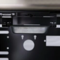 Broil King Baron 490 Inkl. Abdeckhaube & Gussplatte 33 Broil King Baron 490 Inkl. Abdeckhaube & Gussplatte -Grill und Flamme 875282 BARON490 DRIP TRAY 02