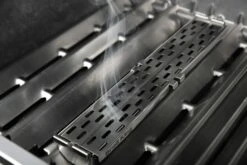 Broil King Pellet-Smokerbox -Grill und Flamme BK 60181 lifestyle 01