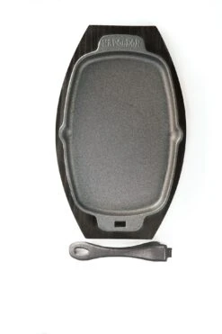 NAPOLEON Gusseiserne Pfanne Mit Holz-Untersetzer (56008) -Grill und Flamme NAPOLEON PRO Gusseisen Pfanne mit Untersetzer 5