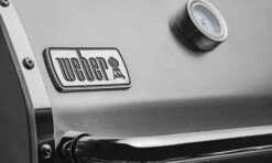 Weber Genesis II LX S-240 (GBS) Gasgrill Edelstahl (inkl. IGrill 3) -Grill und Flamme Weber Genesis Edelstahldeckel 2