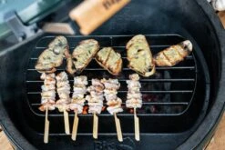 Big Green Egg Satay Grill 12 Big Green Egg Satay Grill -Grill und Flamme Webversion Prawns BigGreenEgg 2019M04 4