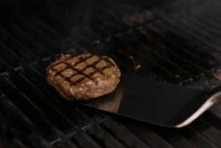 Broil King Burgerpresse Deluxe -Grill und Flamme broi 62475 Burger Cooking 01