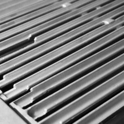 Broil King Imperial S 690 IR Inkl. Abdeckhaube, Gussplatte & Wokeinsatz -Grill und Flamme broil king 997982 IMPERIAL S690IR GRIDS 05